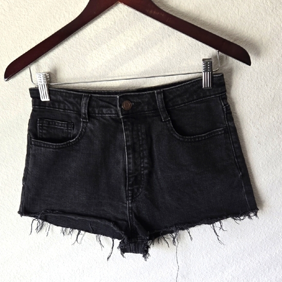 Frank And Oak Stevie Tapered Fit Women's Black Cut Out Raw Hem Denim Shorts 26 - Picture 1 of 11